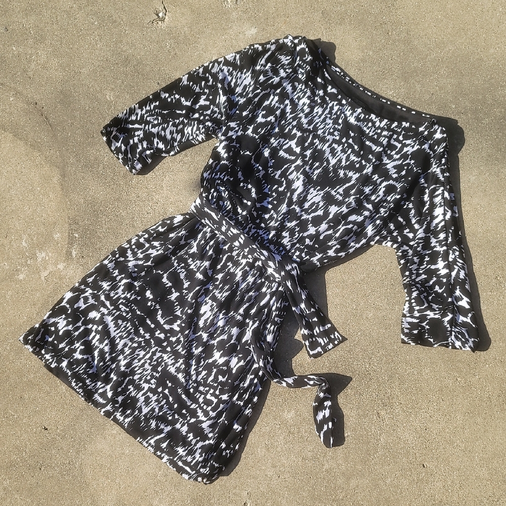 Ann Taylor Black & White Abstract Sheath Dress